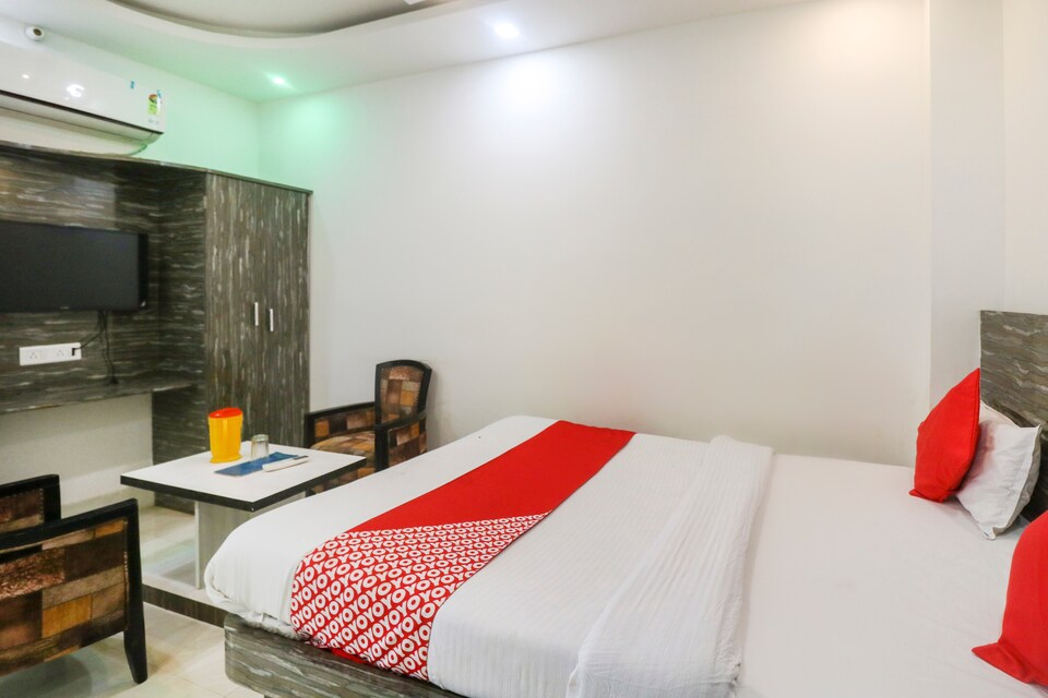 OYO 62353 Hotel Golden Park Inn, Basukinath, Dumka