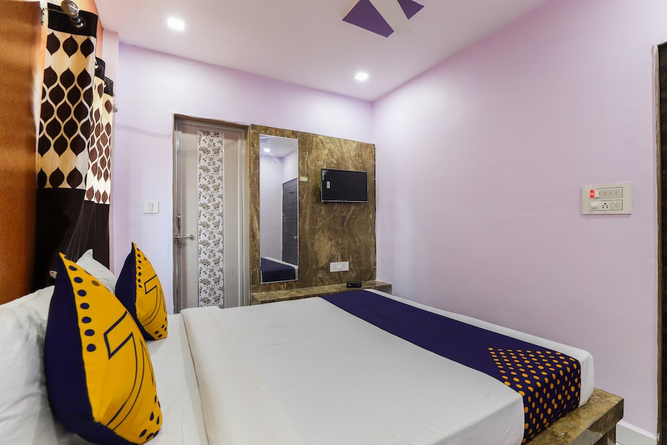 SPOT ON 62354 Hotel Tulsi, Kim, Surat