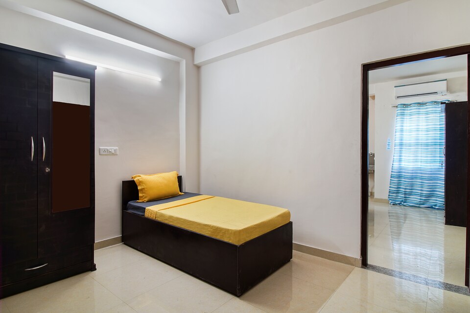 OYO LIFE GRG1763 Golf Course Ext Rd, Sohna Road, Gurgaon