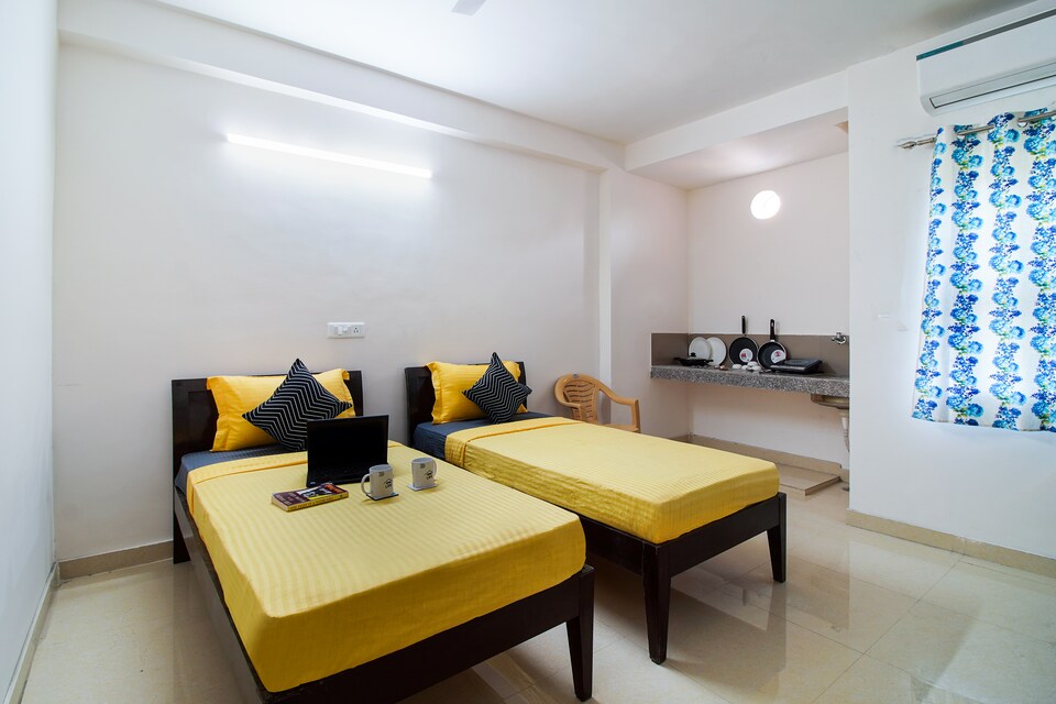 OYO LIFE GRG1763 Golf Course Ext Rd, Sohna Road, Gurgaon