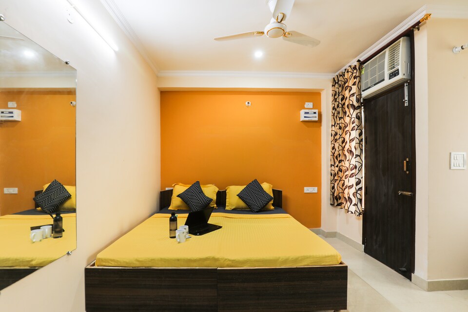 OYO LIFE GRG1764 Sushant Lok-II, Sohna Road, Gurgaon