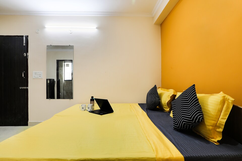 OYO LIFE GRG1764 Sushant Lok-II, Sohna Road, Gurgaon