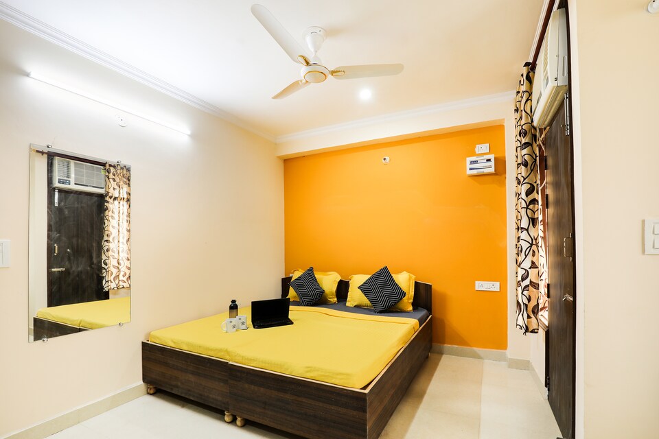 OYO LIFE GRG1764 Sushant Lok-II, Sohna Road, Gurgaon