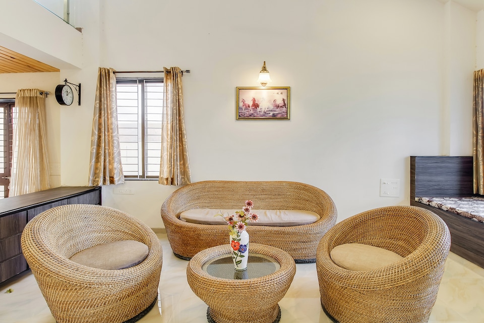 OYO Home 62402 Peaceful Bungalow Deolali, Nashik, Nashik