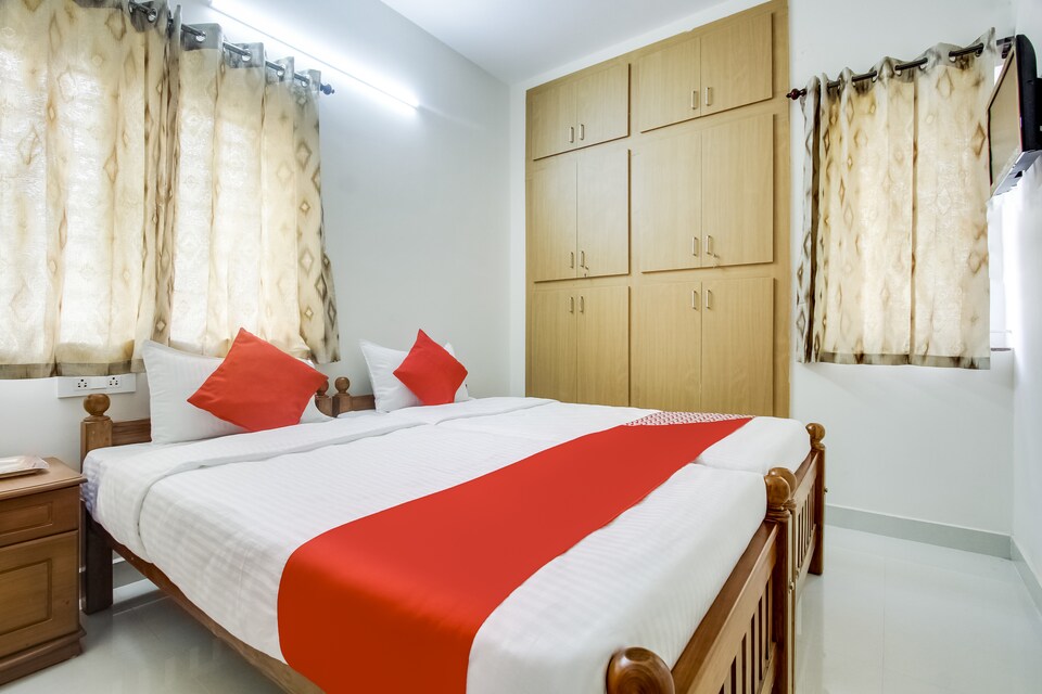 OYO 62412 Snekham Service Apartments, Othakalmandapam, Coimbatore