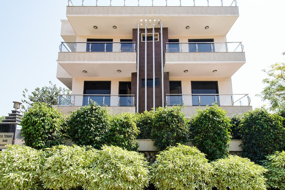 OYO LIFE GRG1769 Sector 54 Metro Stn, Golf Course Road, Gurgaon