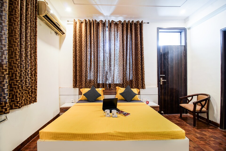 OYO LIFE GRG1769 Sector 54 Metro Stn, Golf Course Road, Gurgaon