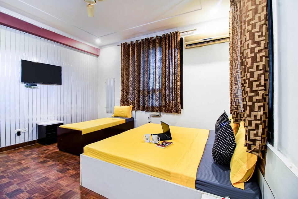 OYO LIFE GRG1769 Sector 54 Metro Stn, Golf Course Road, Gurgaon