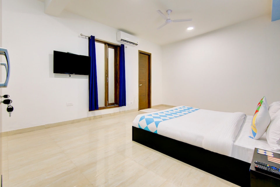 OYO Home 62431 Bliss Home Saket, Saket Delhi, Delhi