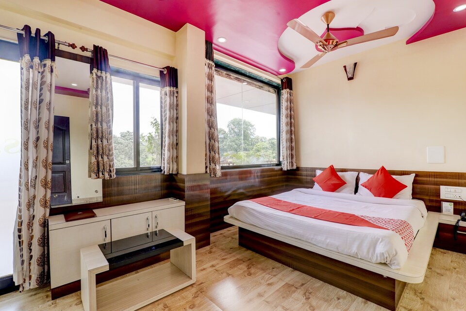 OYO 62432 Saarah Hotel , Malvan, Malvan