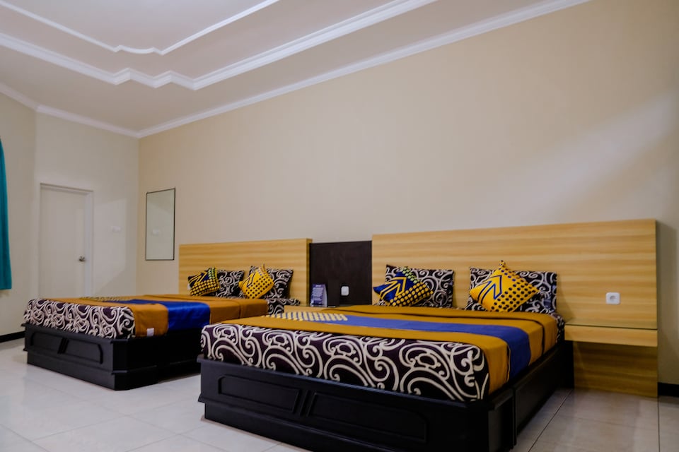 SPOT ON 1796 Hotel Taman Indah, Madiun, Madiun