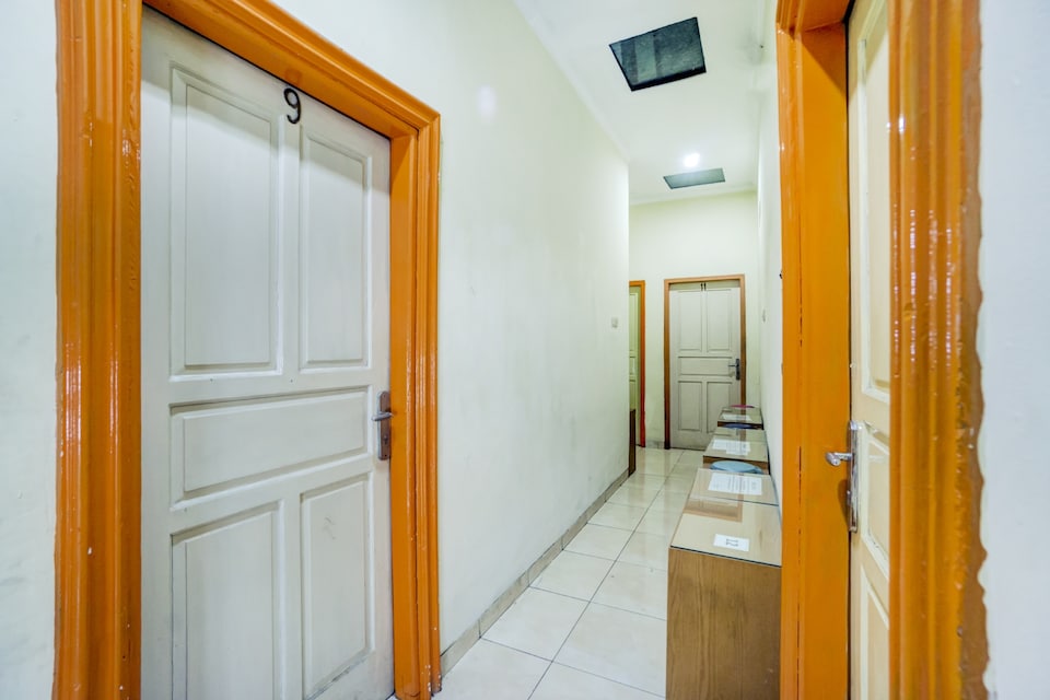 OYO 1798 Hotel 37 Syariah, Pasar Minggu, Jakarta