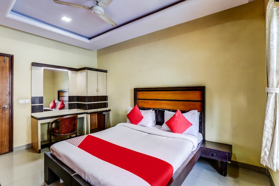 OYO Hotel Natraj, Silvassa, Silvassa