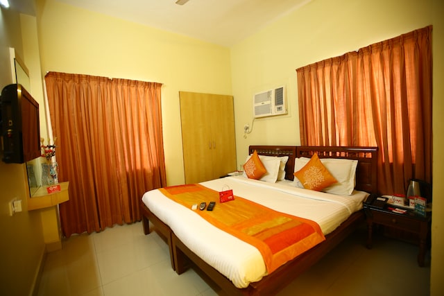 OYO Apartment Hotel Le Park Inn Near Thiruvalluvar Nagar Beach