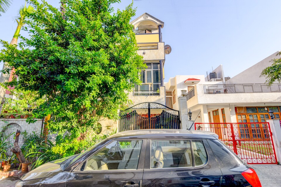 OYO LIFE NOD772 Sector 18 Metro Stn, Noida City, Noida