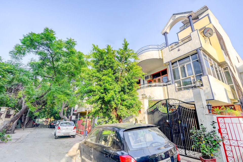 OYO LIFE NOD772 Sector 18 Metro Stn, Noida City, Noida