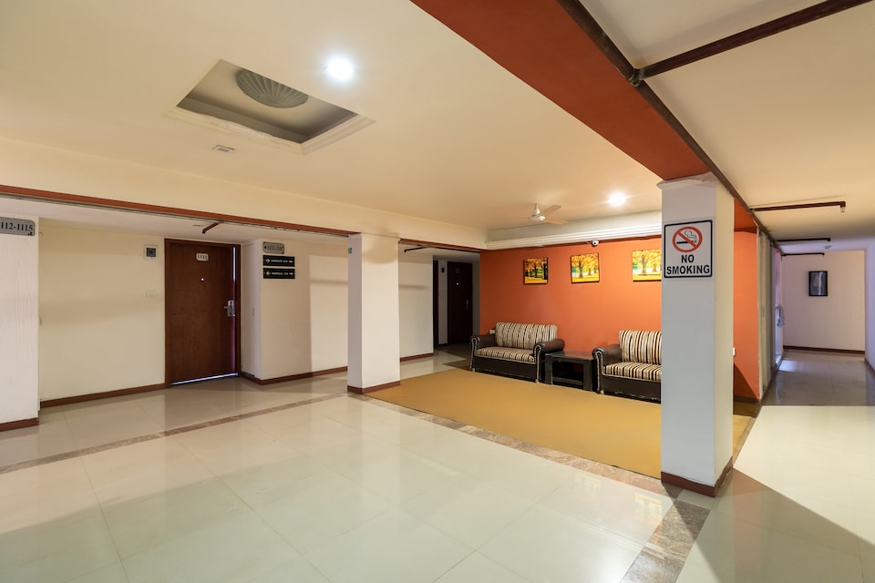 Capital O 62531 Hotel Presidency, Mashal Chowk Daman, Daman