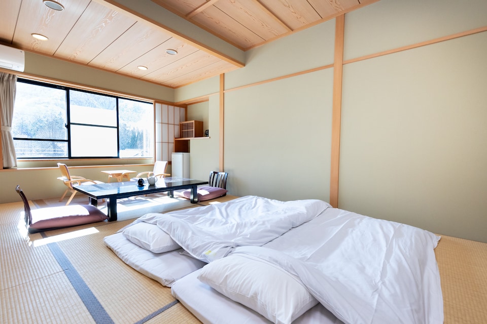 OYO Ryokan Kazeyuki Okuhidaonsengou, East Takayama, Takayama