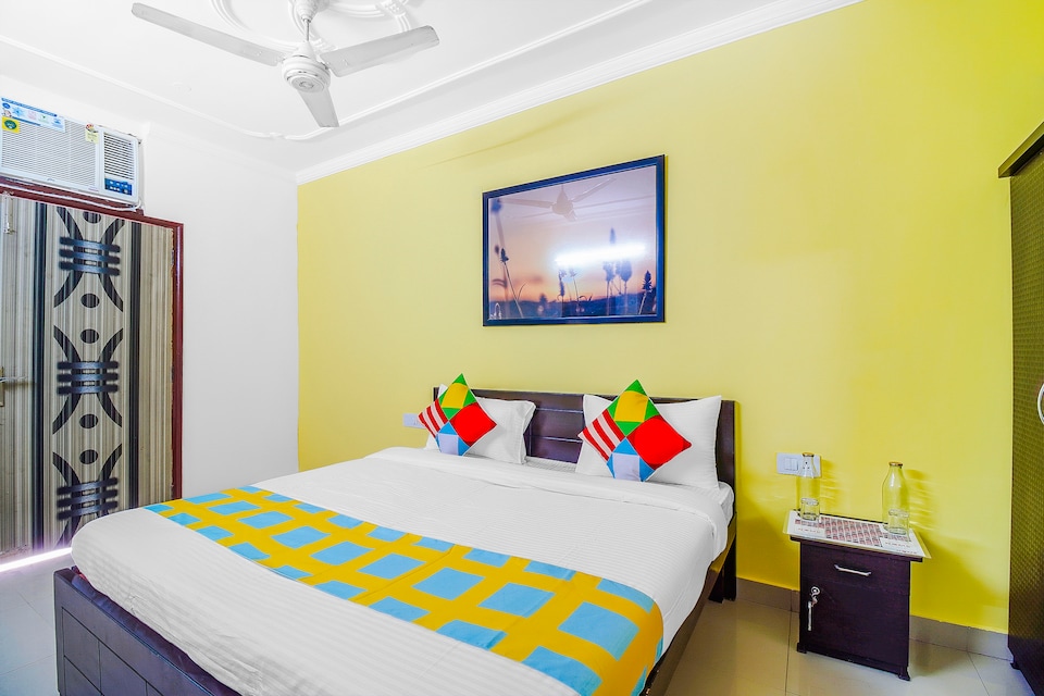 OYO Home 62536 Elegant Rooms Janakpuri, Rajouri Garden Delhi, Delhi