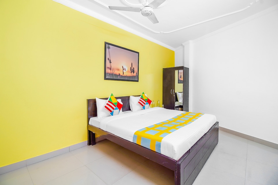 OYO Home 62536 Elegant Rooms Janakpuri, Rajouri Garden Delhi, Delhi