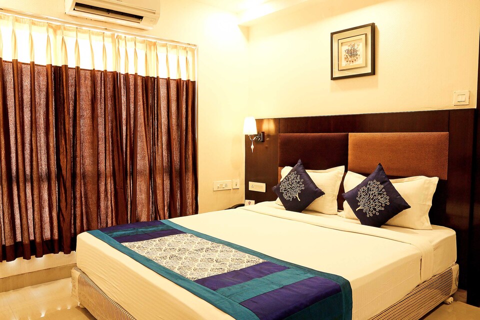 OYO 5057 The Circle, VIP Road Kolkata, Kolkata