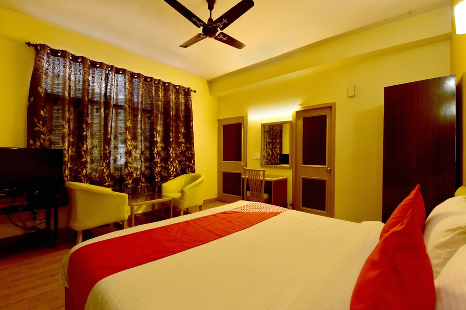 OYO 19766 होटल मनाली पैलेस, Naggar Road, मनाली