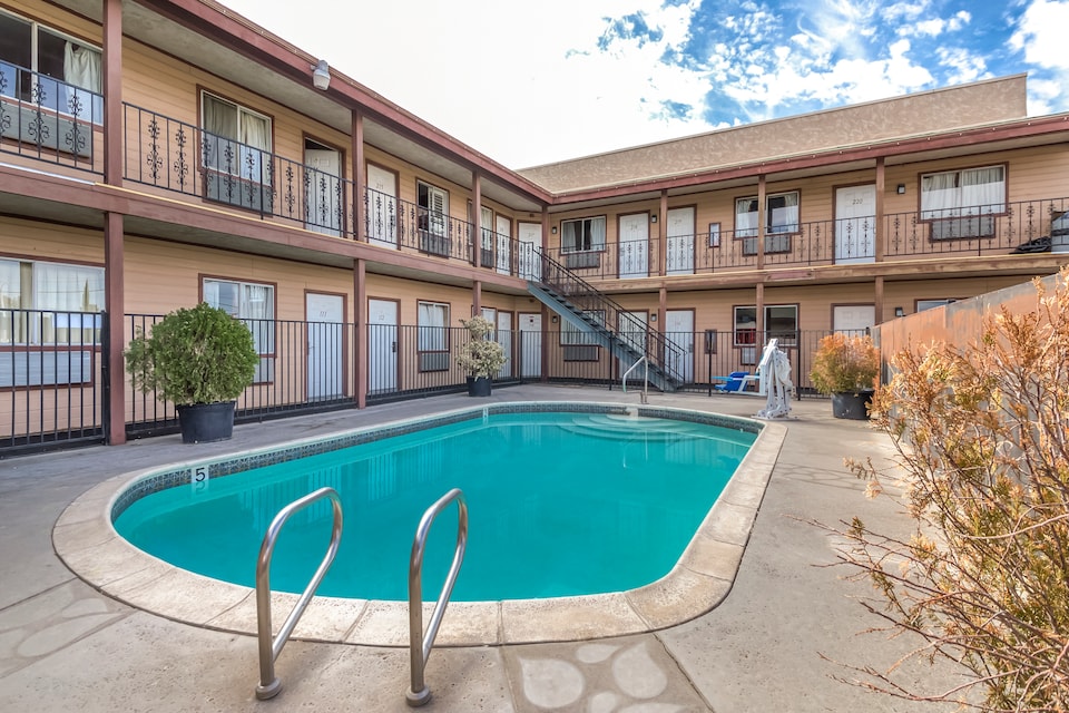 OYO Hotel Victorville Mojave Dr, Victorville CA, Victorville CA