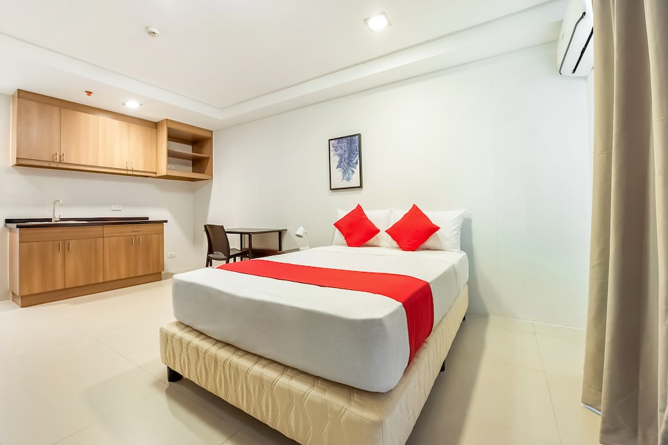 OYO 533 Amina Plaza, Quezon City, Quezon City