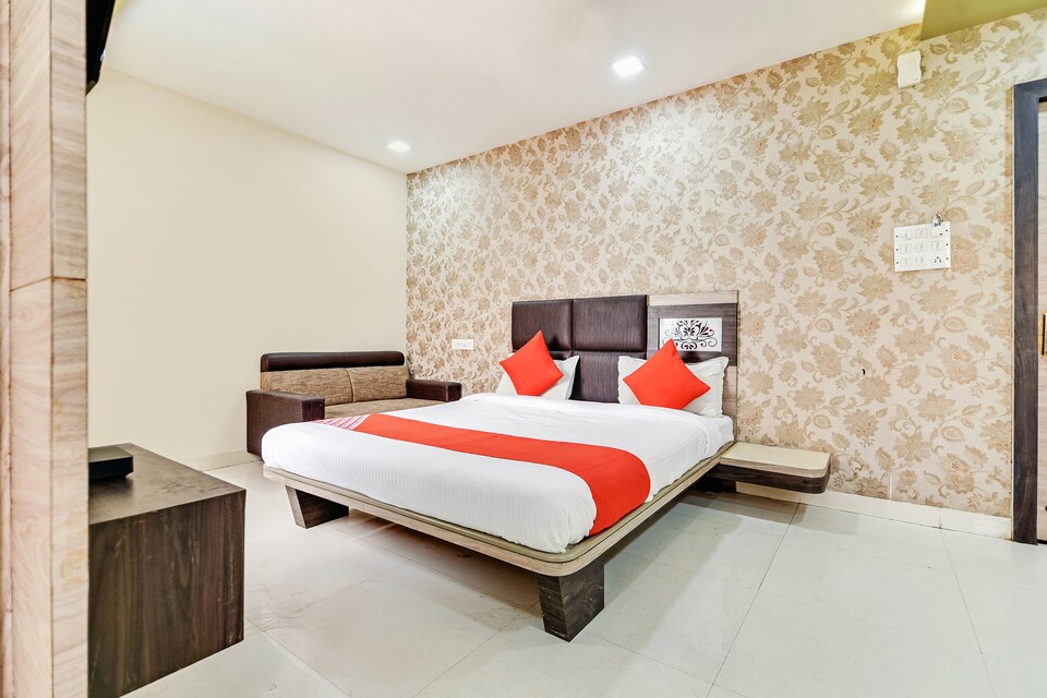 OYO 62654 Raj Palace , Nanded, Nanded