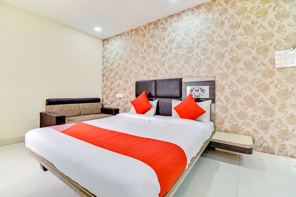 OYO 62654 Raj Palace , Nanded, Nanded