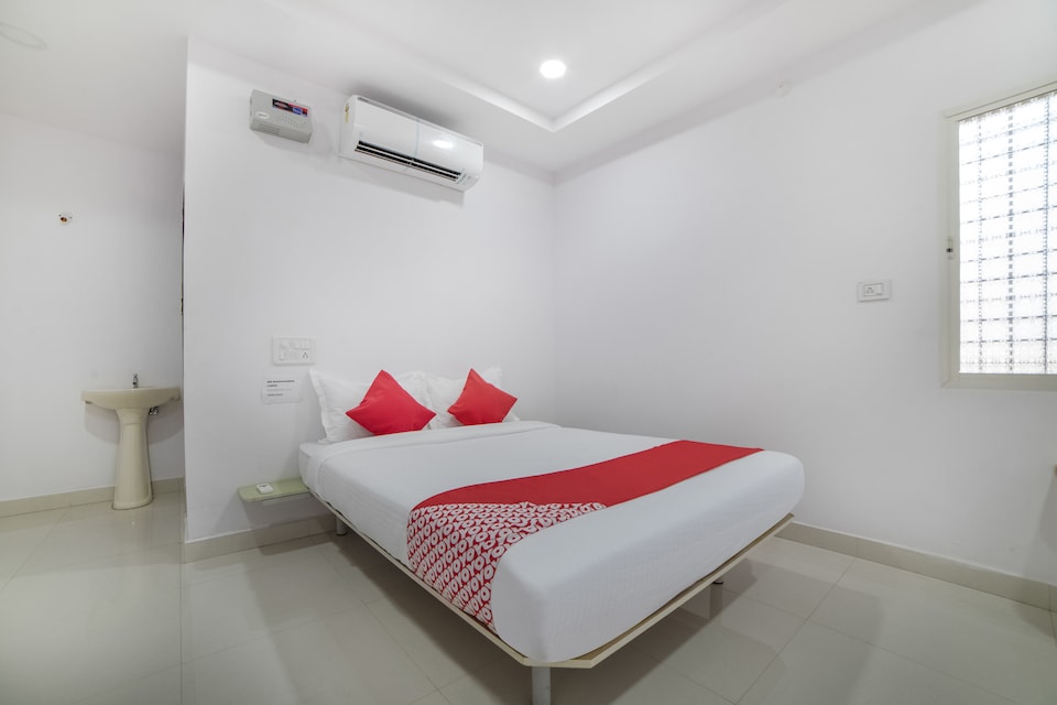 SPOT ON Raghavandra Lodge, Shadnagar Kothur, Shadnagar