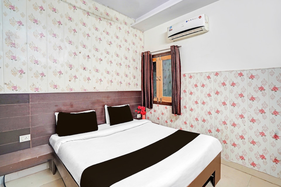Collection O Prabhat Nagar Bareilly, Civil Lines Bareilly, Bareilly
