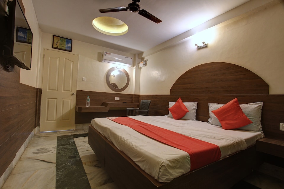 OYO 62665 Poorna Lodge, Thiruvarur, Thiruvarur
