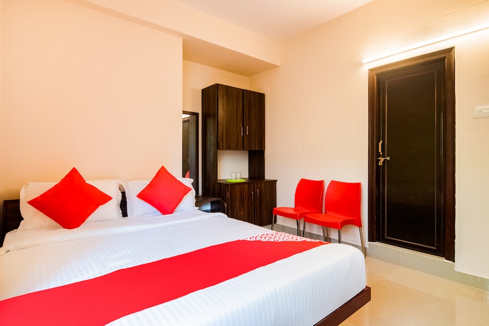 OYO 62667 Lalitha Service Apartments, Nad Visakhapatnam, Visakhapatnam