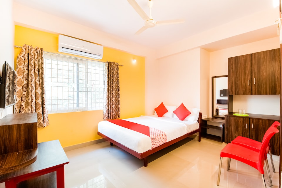 OYO 62667 Lalitha Service Apartments, Nad Visakhapatnam, Visakhapatnam