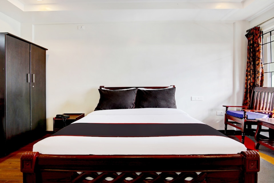 Collection O A S Residency, Lanka, Varanasi