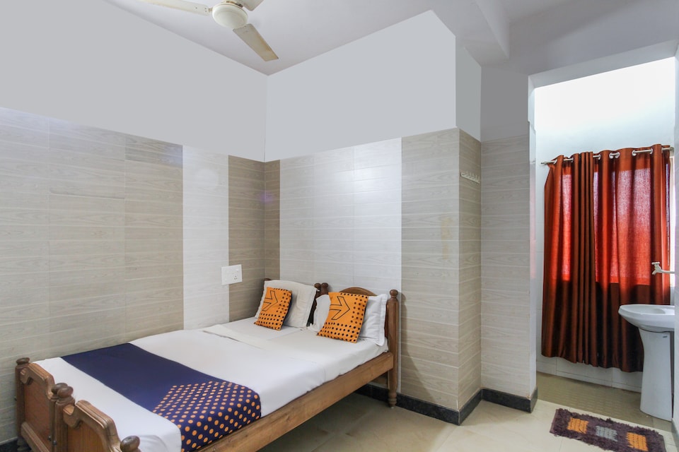 OYO 62695 Hotel NV, Hubli, Hubli-Dharwad