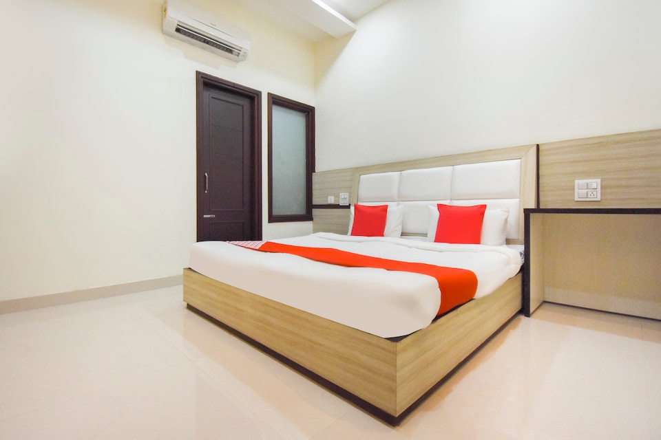 OYO 62730 The Sky Touch, Nayagaon Chandigarh, Chandigarh