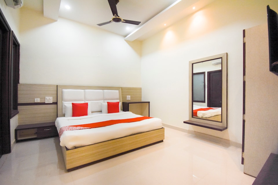 OYO 62730 The Sky Touch, Nayagaon Chandigarh, Chandigarh