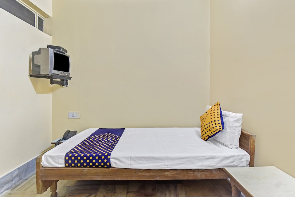SPOT ON Hotel Sarfaraz Palace, Raja Park Jaipur, Jaipur