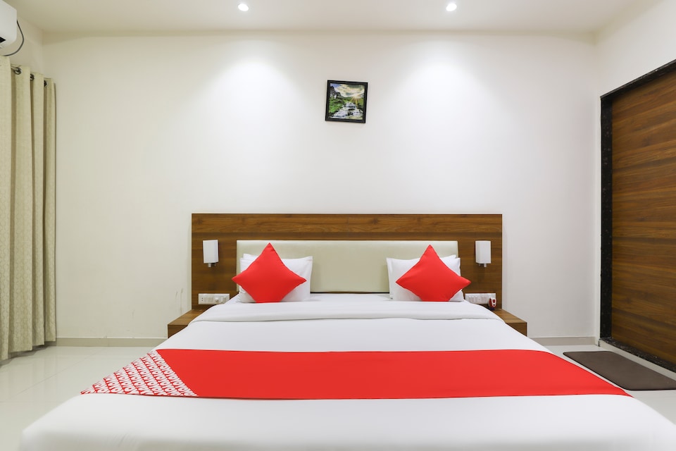 Hotel O Navasari Bus Terminal Formerly Jay Shankar, Navsari, Navsari