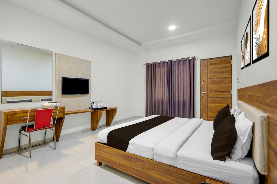 Super Hotel O Navasari Bus Terminal Formerly Jay Shankar, Navsari, Navsari