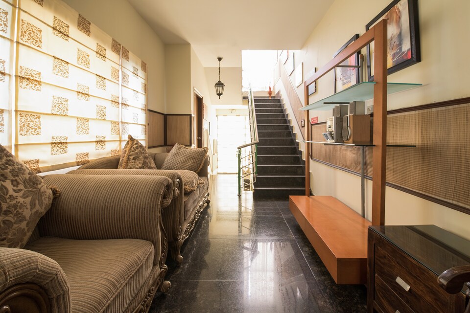 OYO 5080 SMG Mylta, Greater Noida, Noida