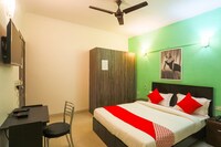 OYO M J Residency Near Bestech Central Square Mall