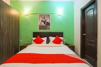 OYO M J Residency Near Bestech Central Square Mall