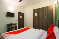 OYO M J Residency Near Bestech Central Square Mall