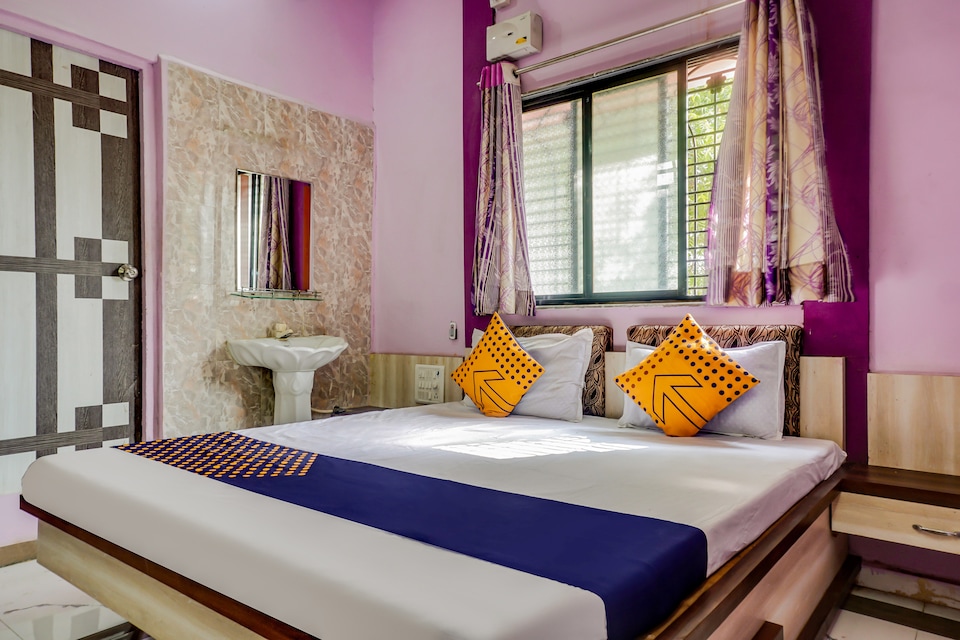 SPOT ON 62827 Hotel Anupark, Dhule, Dhule