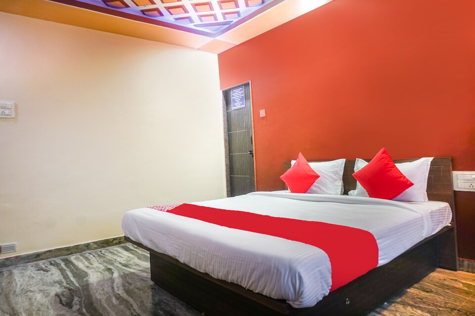 OYO 62832 Damayanti Lodge, Pandharpur, Solapur