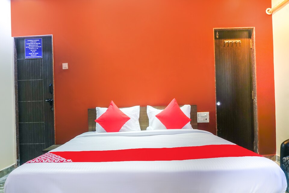 OYO 62832 Damayanti Lodge, Pandharpur, Solapur