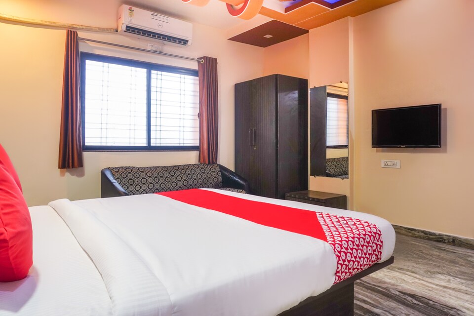 OYO 62832 Damayanti Lodge, Pandharpur, Solapur